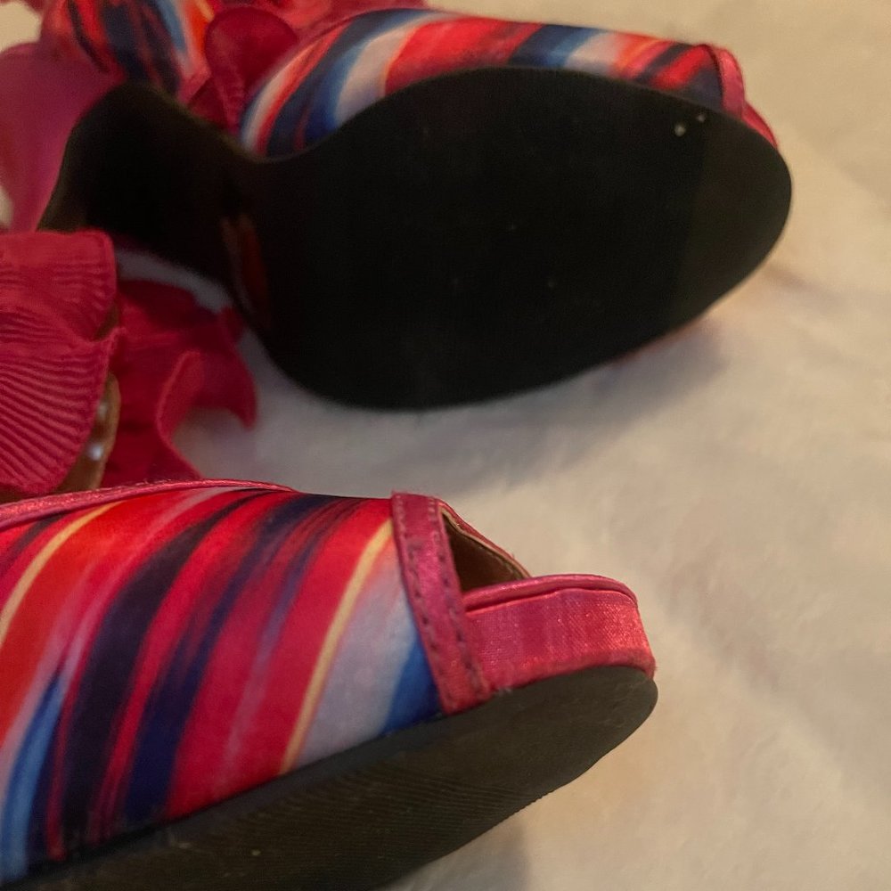 Wild Rose Fushia Watercolor Ruffle Heels 6.5 - Picture 4 of 4
